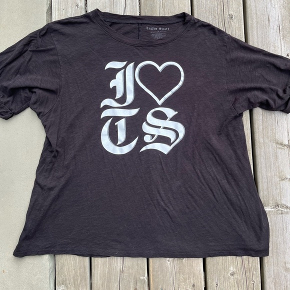 Taylor Swift I Heart TS T-shirt Size Medium - Picture 1 of 5